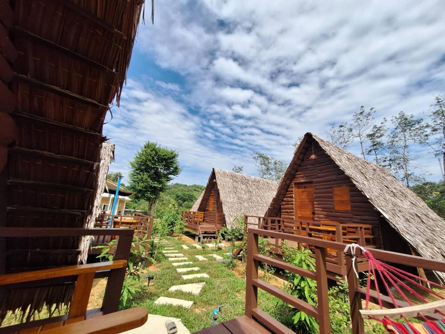 Phu Aunna Hotel Koh Phayam Exterior photo