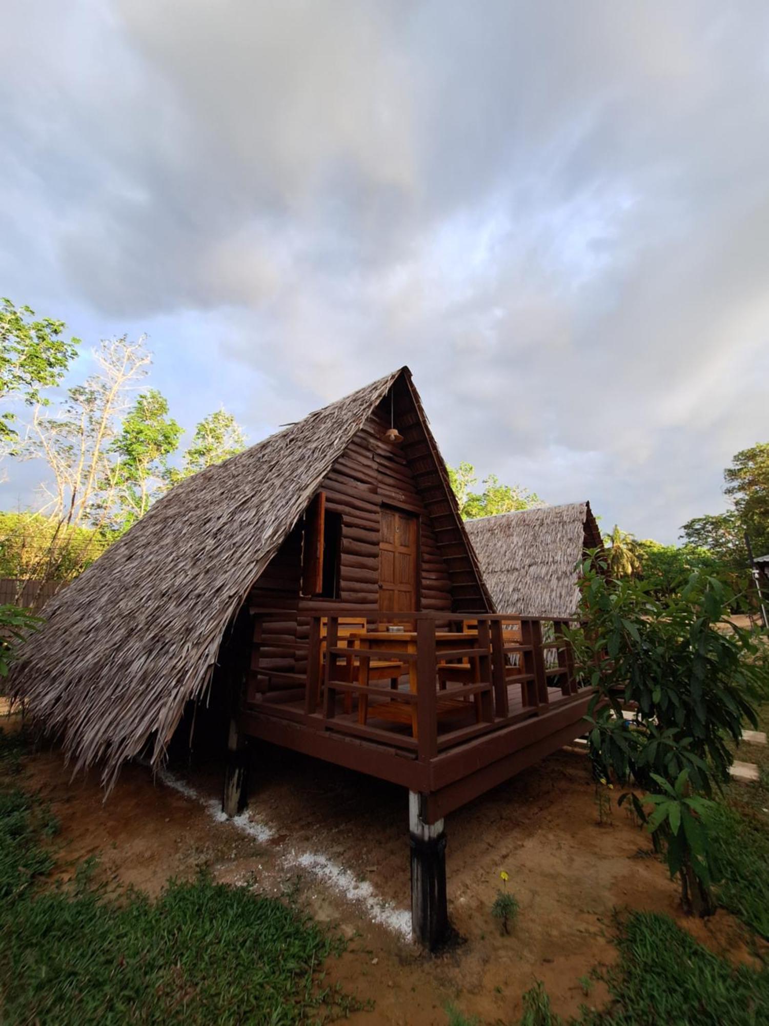 Phu Aunna Hotel Koh Phayam Exterior photo
